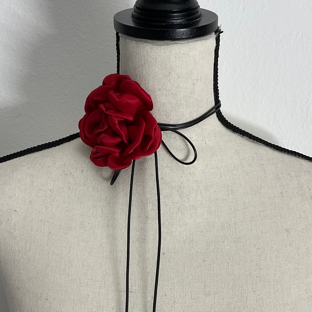 Elegant Red Rose Choker Necklace